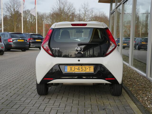 Toyota AYGO 1.0 VVT-i x-play | Achteruitrijcamera | DAB |