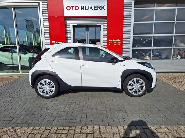 Toyota AYGO X 1.0 VVT-i MT Play