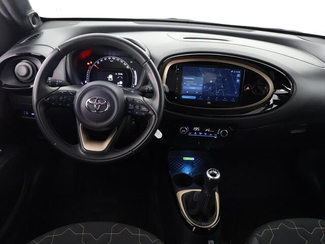Toyota AYGO X 1.0 VVT-i MT Envy | JBL audio | Camera | Navigatie |