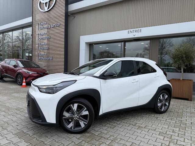Toyota AYGO X Hybrid 115 play | LM Velgen | Stoelverwarming