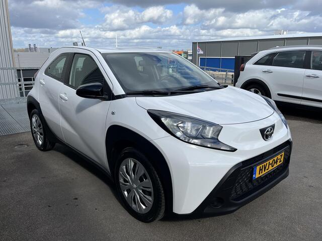 Toyota AYGO X 1.0 VVT-i S-CVT Play Automaat, Achteruitrij camera, navigatie Apple CarPlay/Android Auto, adaptieve cruise control, Start/Stop systeem