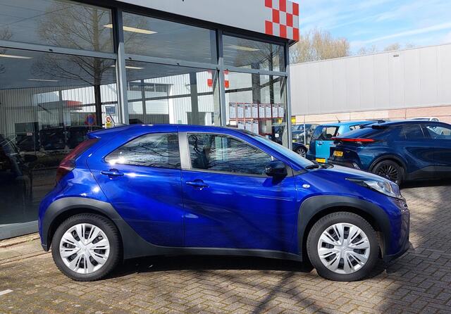 Toyota AYGO X 1.0 VVT-i MT Play