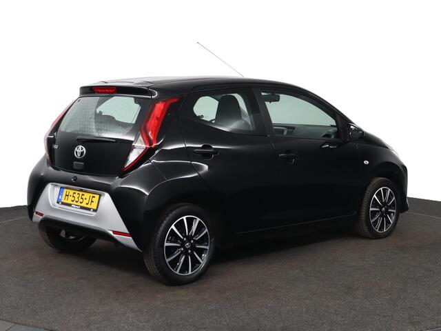 Toyota AYGO 1.0 VVT-i x-play | Achteruitrijcamera | Airco | Lichtmetalen Velgen | Bluetooth |