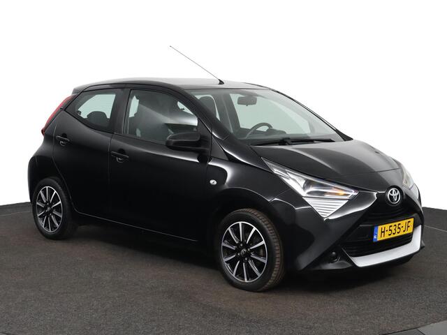 Toyota AYGO 1.0 VVT-i x-play | Achteruitrijcamera | Airco | Lichtmetalen Velgen | Bluetooth |
