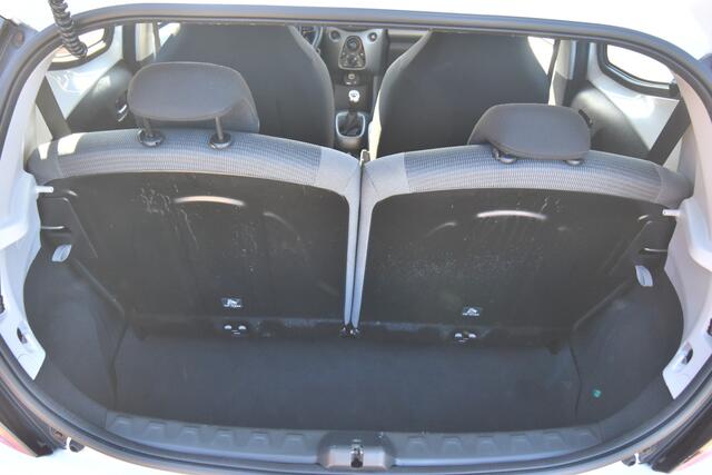 Toyota AYGO 1.0 VVT-i x-play , A UITRIJ CAM , NAVI VIA APP , BL TOOTH , AIRCO ,