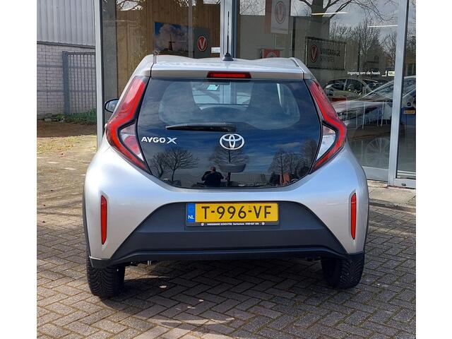 Toyota AYGO X 1.0 VVT-i MT Play