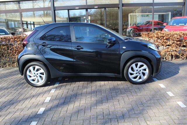 Toyota AYGO X 1.0 VVT-i MT x-First | Rijklaar | Stoelverw. | Clima | LED | Adap. cruise | Apple/Android | Camera