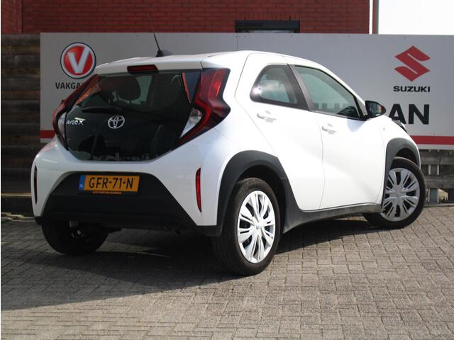 Toyota AYGO X 1.0 VVT-i MT Play Achteruitrijcamera, Cruise Control Adaptief, Apple Carplay/Android Auto, Elektrische Ramen