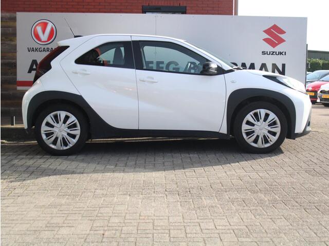Toyota AYGO X 1.0 VVT-i MT Play Achteruitrijcamera, Cruise Control Adaptief, Apple Carplay/Android Auto, Elektrische Ramen