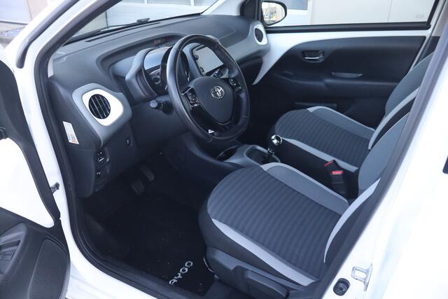Toyota AYGO 1.0 VVT-i x-play - NL- Auto!!! Airco I Apple I Led D