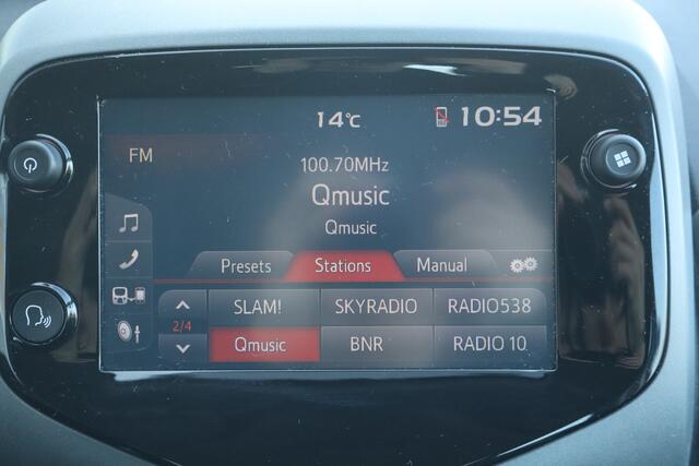 Toyota AYGO 1.0 VVT-i x-play - NL- Auto!!! Airco I Apple I Led D