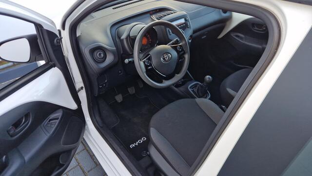 Toyota AYGO 1.0 VVT-i x-fun in supernette staat | Faceliftmodel | Bluetooth