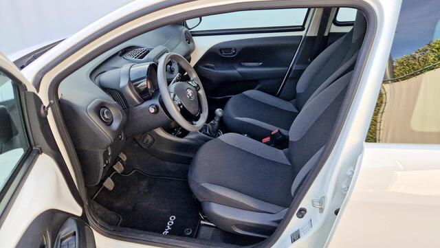 Toyota AYGO 1.0 VVT-i x-fun in supernette staat | Faceliftmodel | Bluetooth