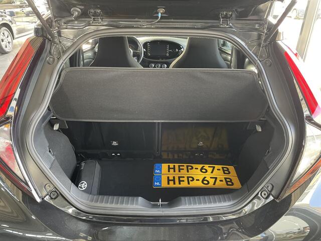 Toyota AYGO X 1.0 VVT-i MT first