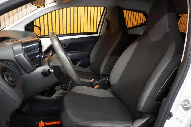 Toyota AYGO 1.0 VVT-i x-now 5drs Airco