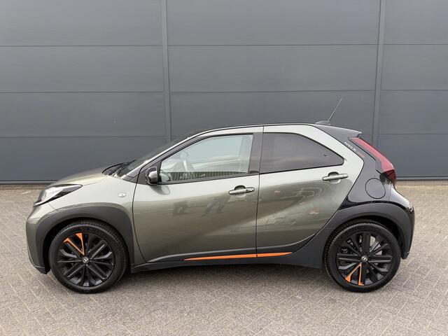Toyota AYGO X 1.0 VVT-i MT Limited (Camera - Automatische Airco - Stoelverwarming - Keyless Entry - LED - Parkeersensoren V+A - Navigatie - Adap. Cruise Controle - 18")
