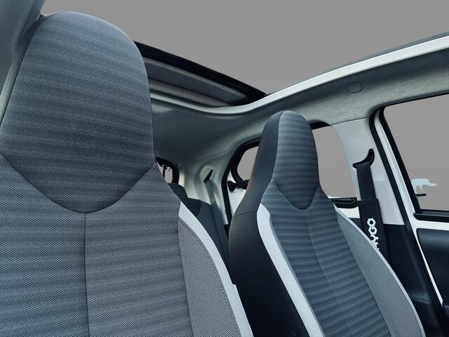 Toyota AYGO CABRIO / CRUISE CONTR / AIRCO / NAVI / CAMERA ...