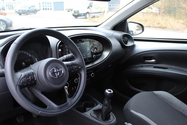 Toyota AYGO X 1.0 VVT-i MT first | Rijklaar | Stoelverw. | Clima | LED | Adap. cruise | Apple/Android | Camera