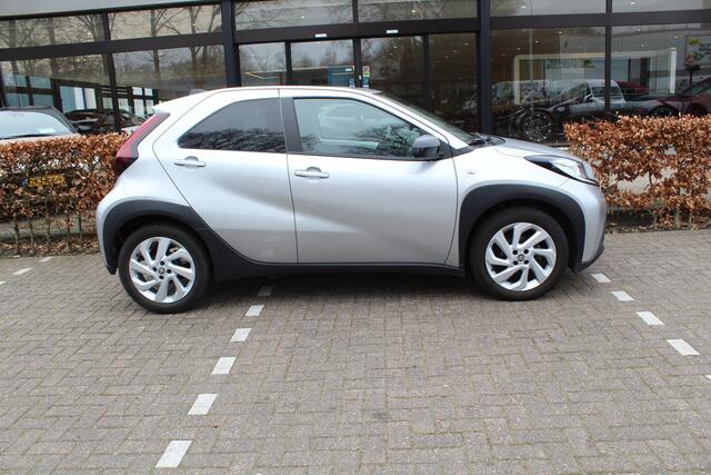 Toyota AYGO X 1.0 VVT-i MT first | Rijklaar | Stoelverw. | Clima | LED | Adap. cruise | Apple/Android | Camera