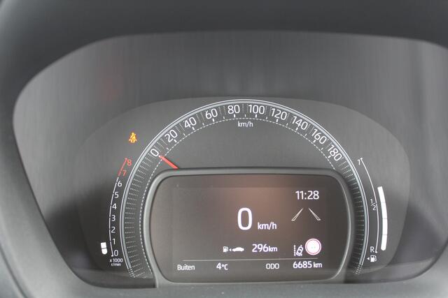 Toyota AYGO X 1.0 VVT-i MT first | Rijklaar | Stoelverw. | Clima | LED | Adap. cruise | Apple/Android | Camera