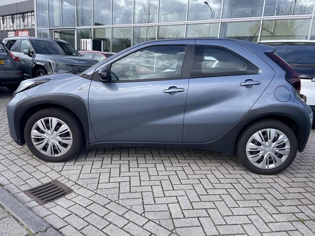 Toyota AYGO X 1.0 VVT-i S-CVT Play