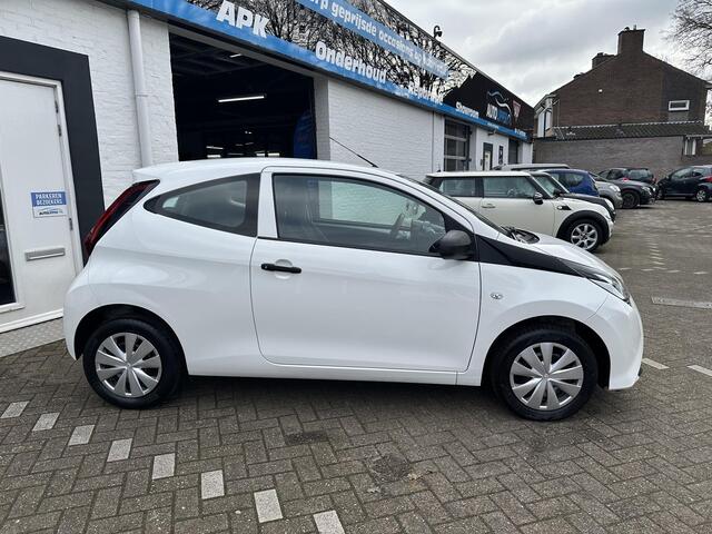 Toyota AYGO 1.0 VVT-i x /Nieuwe apk bij aflevering/Radio usb/1e Eigenaar