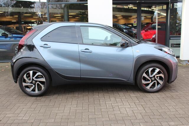 Toyota AYGO X 1.0 VVT-i MT Play