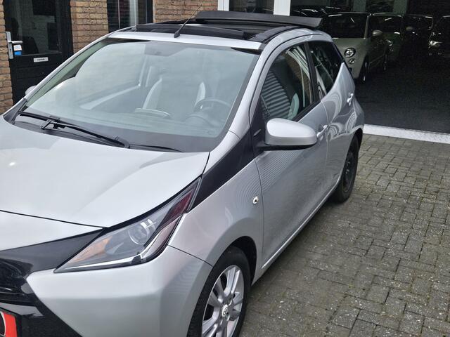 Toyota AYGO 1.0 VVT-i x-play CABRIOLET *** AIRCO-ELECTR.RAMEN-CV-SP.WIELEN ,etc,etc.***