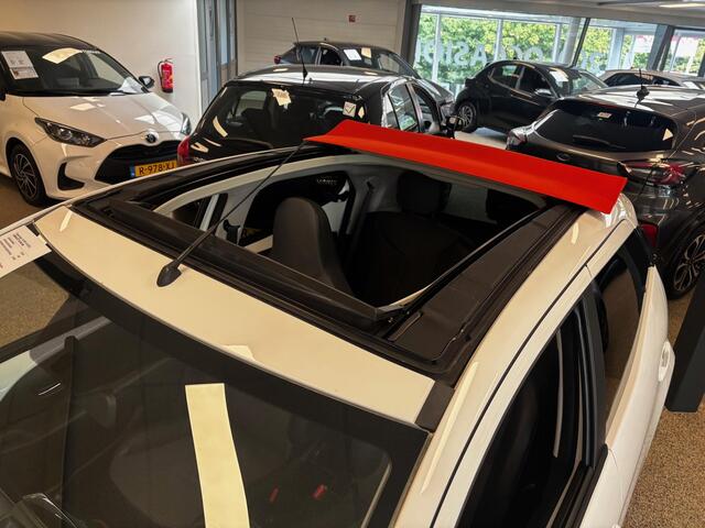 Toyota AYGO 1.0 VVT-i X-OTIC CABRIOLET 30.000 KM !! GARANTIE TOT 3-2029! LEDER.CARPLAY NAVI.AIRCO.LMV CAMERA !