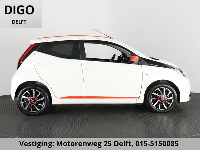 Toyota AYGO 1.0 VVT-i X-OTIC CABRIOLET 30.000 KM !! GARANTIE TOT 3-2029! LEDER.CARPLAY NAVI.AIRCO.LMV CAMERA !