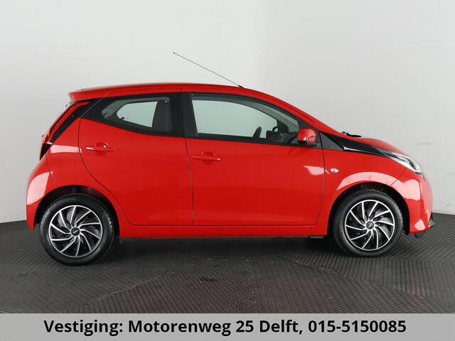 Toyota AYGO 1.0 VVT-i X-PLAY CARPLAY NAVI GARANTIE 2030* . CAMERA . DEALER ONDERHOUDEN . APPLE CARPLAY & ANDROID AUTO