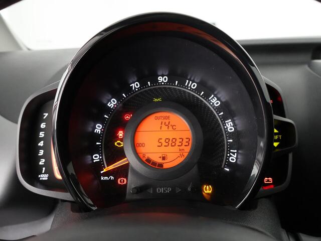 Toyota AYGO 1.0 VVT-i X-PLAY CARPLAY NAVI GARANTIE 2030* . CAMERA . DEALER ONDERHOUDEN . APPLE CARPLAY & ANDROID AUTO