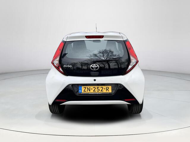 Toyota AYGO 1.0 VVT-i x-play | 5 deurs | Airconditioning | Parkeercamera | Bluetooth | Licht metalen velgen |