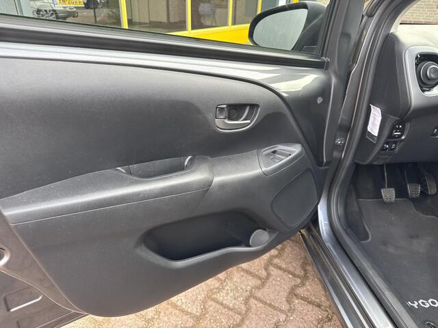 Toyota AYGO 1.0 VVT-i x-play Incl 12 maanden BOVAG garantie