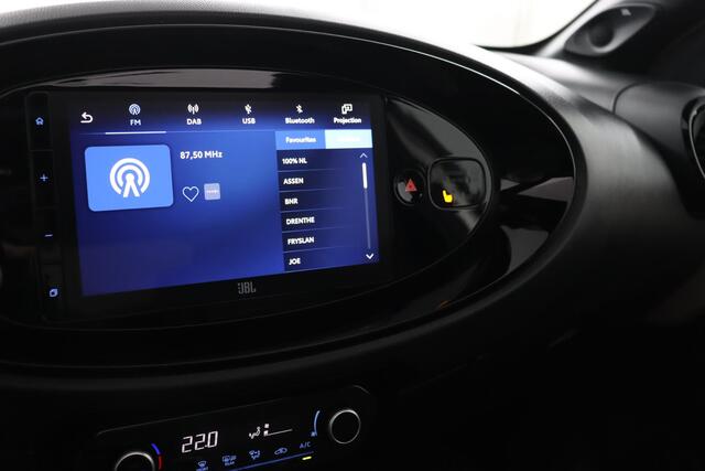 Toyota AYGO X 1.0 VVT-i MT Premium | Cabrio Dak | JBL Audio | Parkeersensoren | Stoelverwarming | Parkeercamera |