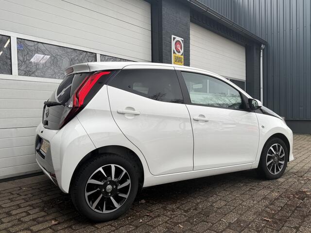Toyota AYGO 1.0 VVT-i x-joy automaat/camera