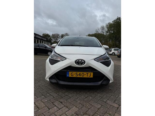 Toyota AYGO 1.0 VVT-i x-play ltd