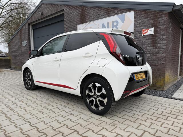 Toyota AYGO 1.0 VVT-i x-clusiv Lederen bekleding, camera, APK
