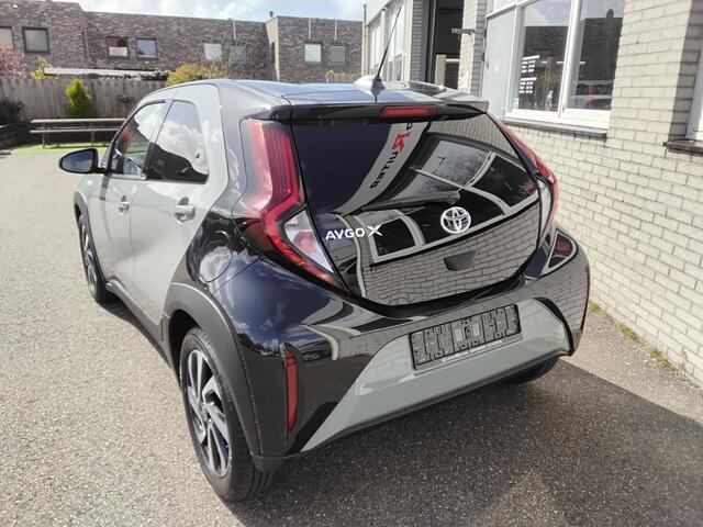 Toyota AYGO X 1.0 VVT-i MT Pulse Bi Tone