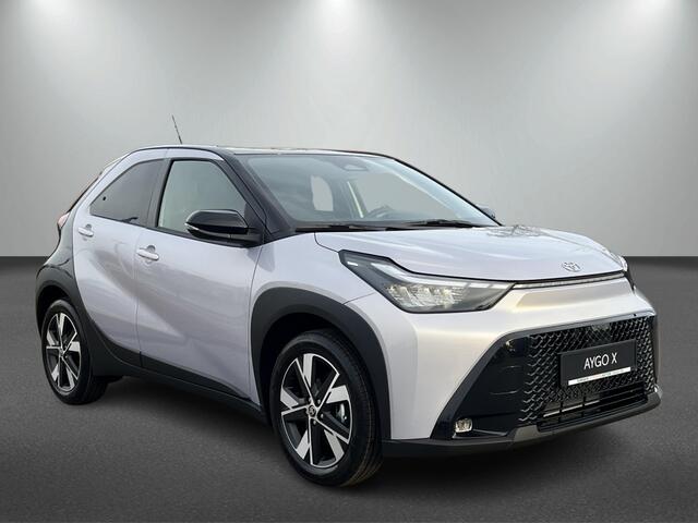 Toyota AYGO X Hybrid 115 Black Edition | Stoelverwarming | Park. Sensoren | AC