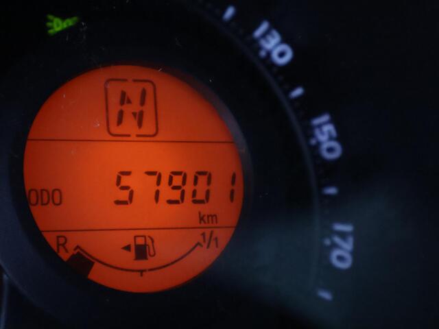 Toyota AYGO 1.0 VVT-i X-Play Bi-Tone Automaat | Apple Carplay & AndroidAUTO | Camera | 1e eigenaar | Privacy Glass |