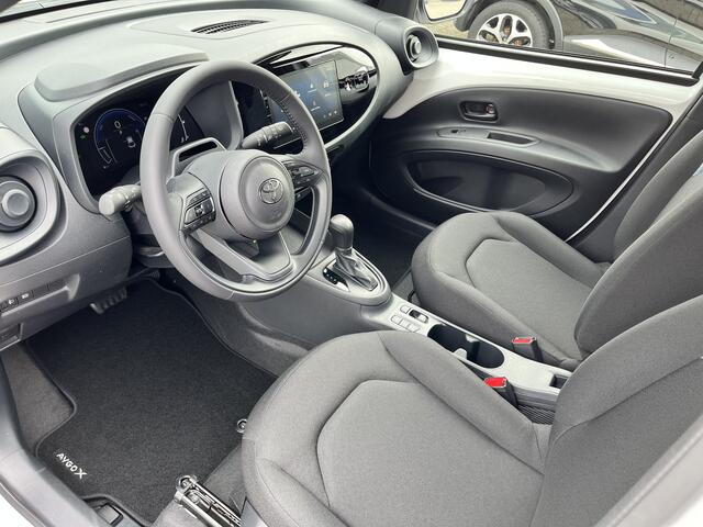 Toyota AYGO X Hybrid 115 play Hybrid NIEUW VOORRAAD LEVERBAAR