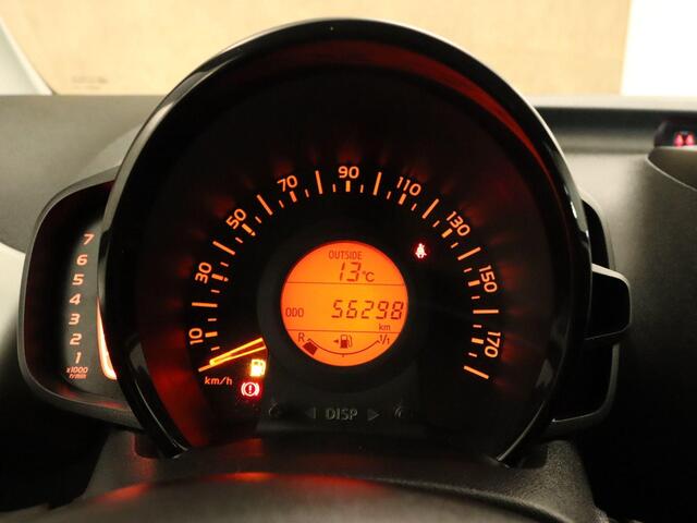 Toyota AYGO 1.0 VVT-i x-play - APPLE CARPLAY/ANDROID AUTO - CAMERA - ELEKTRISCHE RAMEN VOORZIJDE - AIRCO - MULTIFUNCTIONEEL STUURWIEL - CENTRALE VERGRENDELING