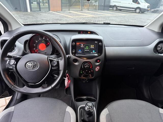 Toyota AYGO 1.0 VVT-i x-play Airco, Carplay, 5 DRS, NL/NAP!