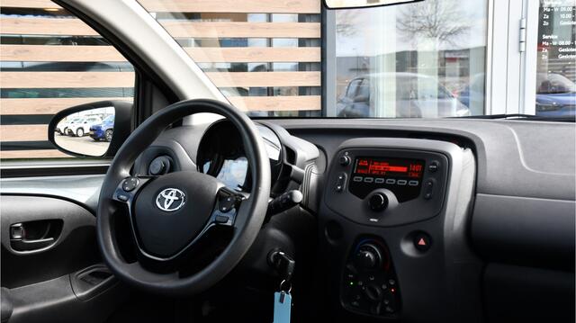Toyota AYGO 1.0 VVT-i x-fun 5-deurs 69pk | Bluetooth | Airco | BTW-auto | 1e Eigenaar |