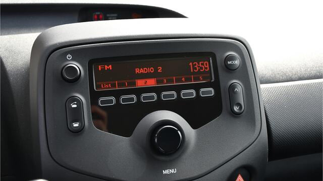 Toyota AYGO 1.0 VVT-i x-fun 5-deurs 69pk | Bluetooth | Airco | BTW-auto | 1e Eigenaar |