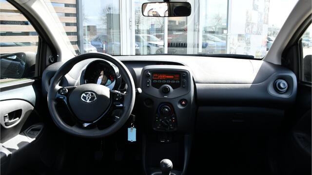 Toyota AYGO 1.0 VVT-i x-fun 5-deurs 69pk | Bluetooth | Airco | BTW-auto | 1e Eigenaar |