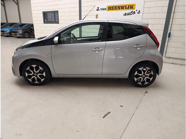 Toyota AYGO 1.0 VVT-i x-joy Airco (automatisch) | Camera | automaat | Lichtmetalen velgen