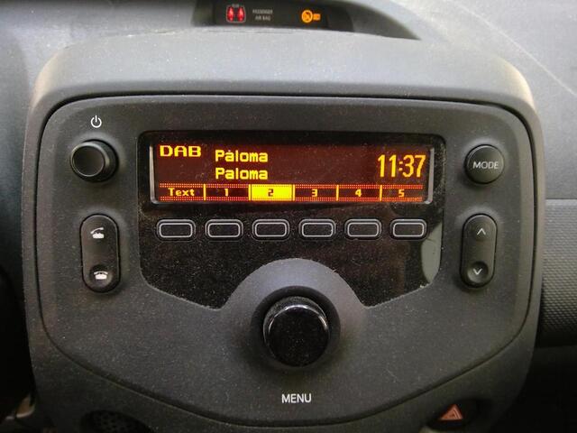 Toyota AYGO 1.0 VVT-i x-Fun Airconditioning Bluetooth LED 5drs NL-Auto Dealeronderhouden