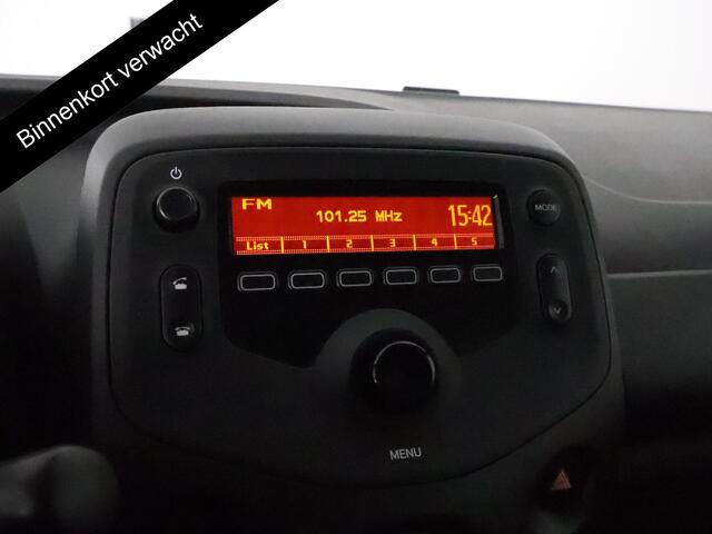 Toyota AYGO 1.0 VVT-i X-Fun Bi-Tone | 1e eigenaar | Airco | Bluetooth | Privacy Glass |